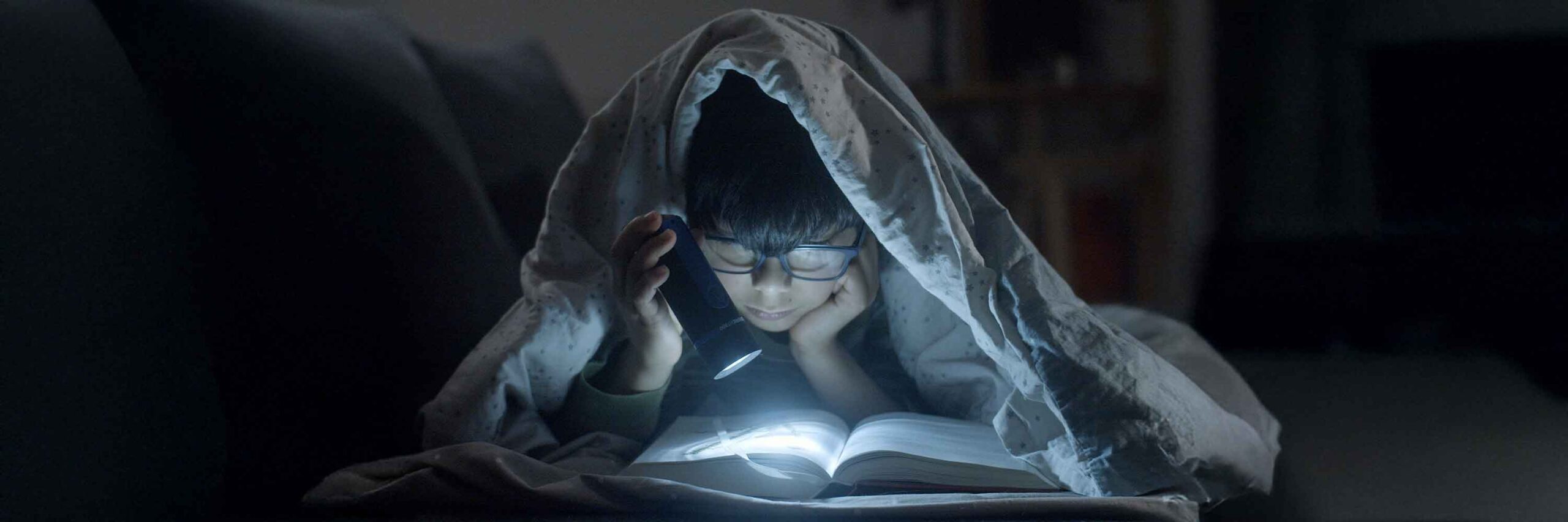 Children reading, eye tracking, eye tracker