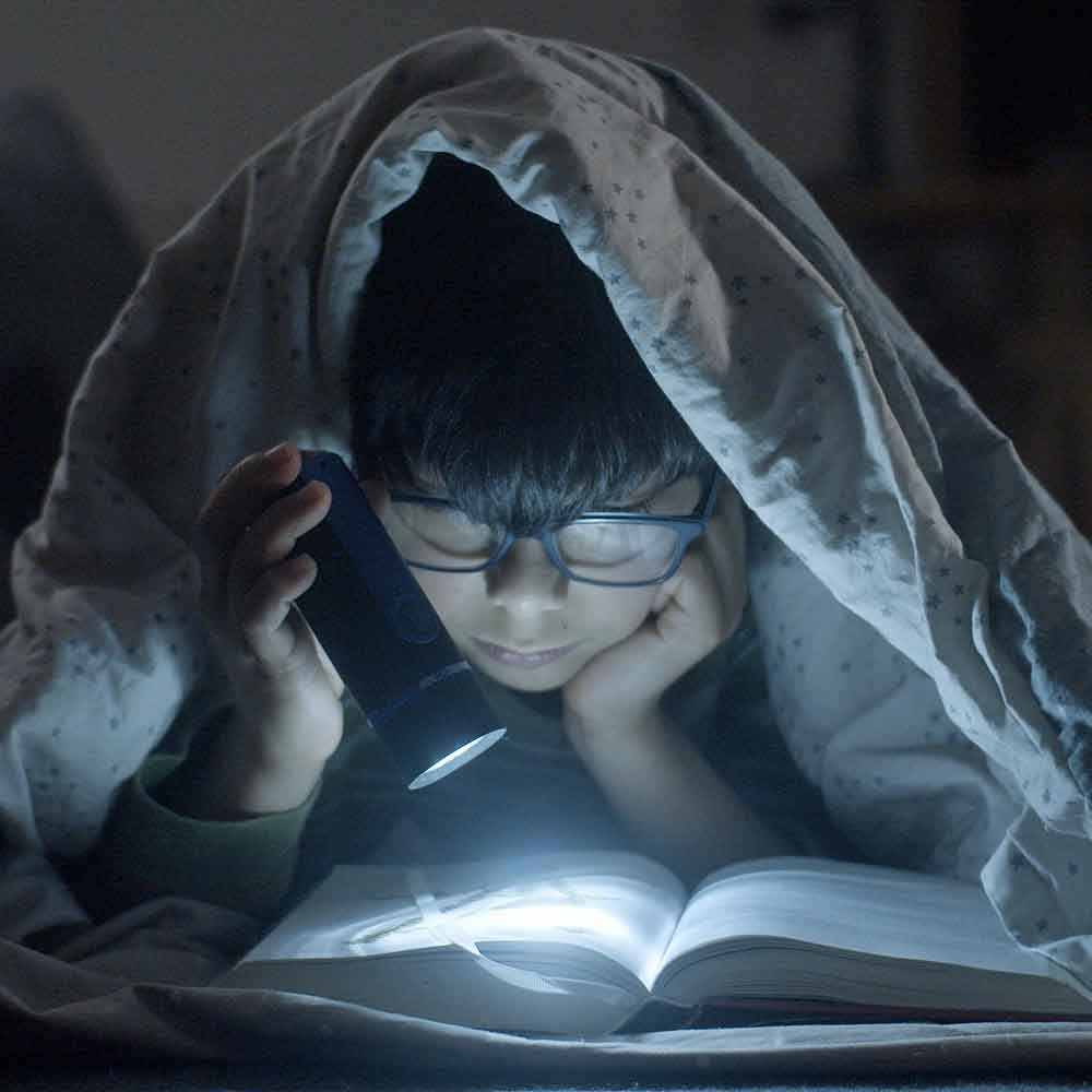 Children reading, eye tracking, eye tracker