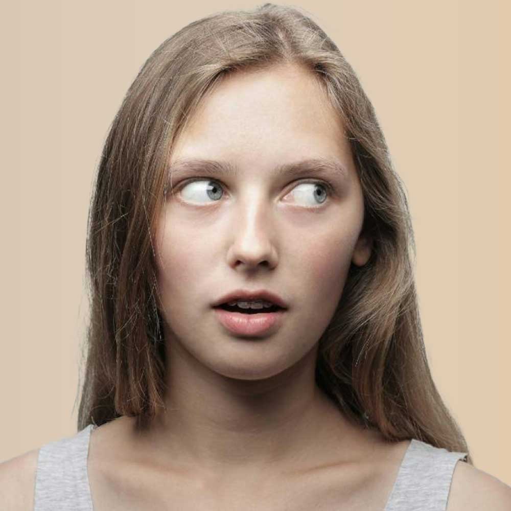 Eye Tracking Social Attentions